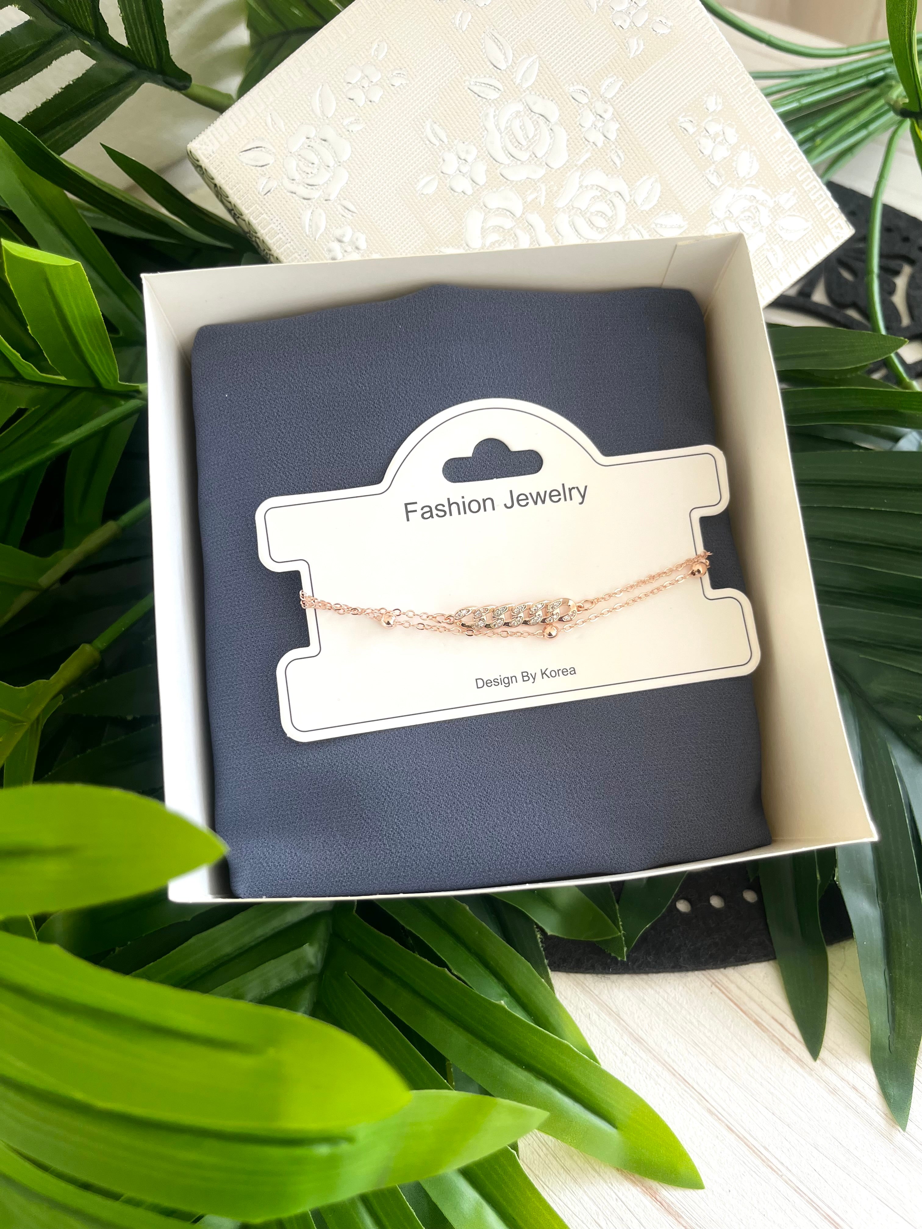 Luxury Chiffon with hand chain