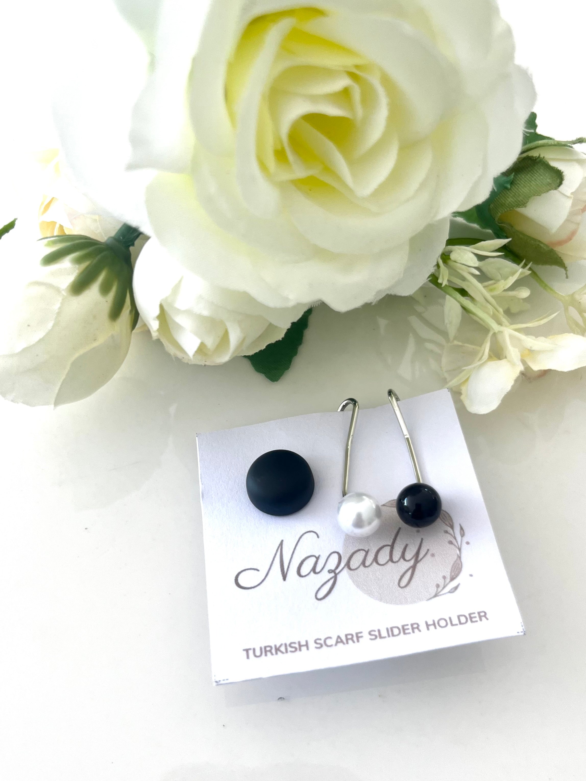 1 Hijabi Magnet with 2 Turkish Pins