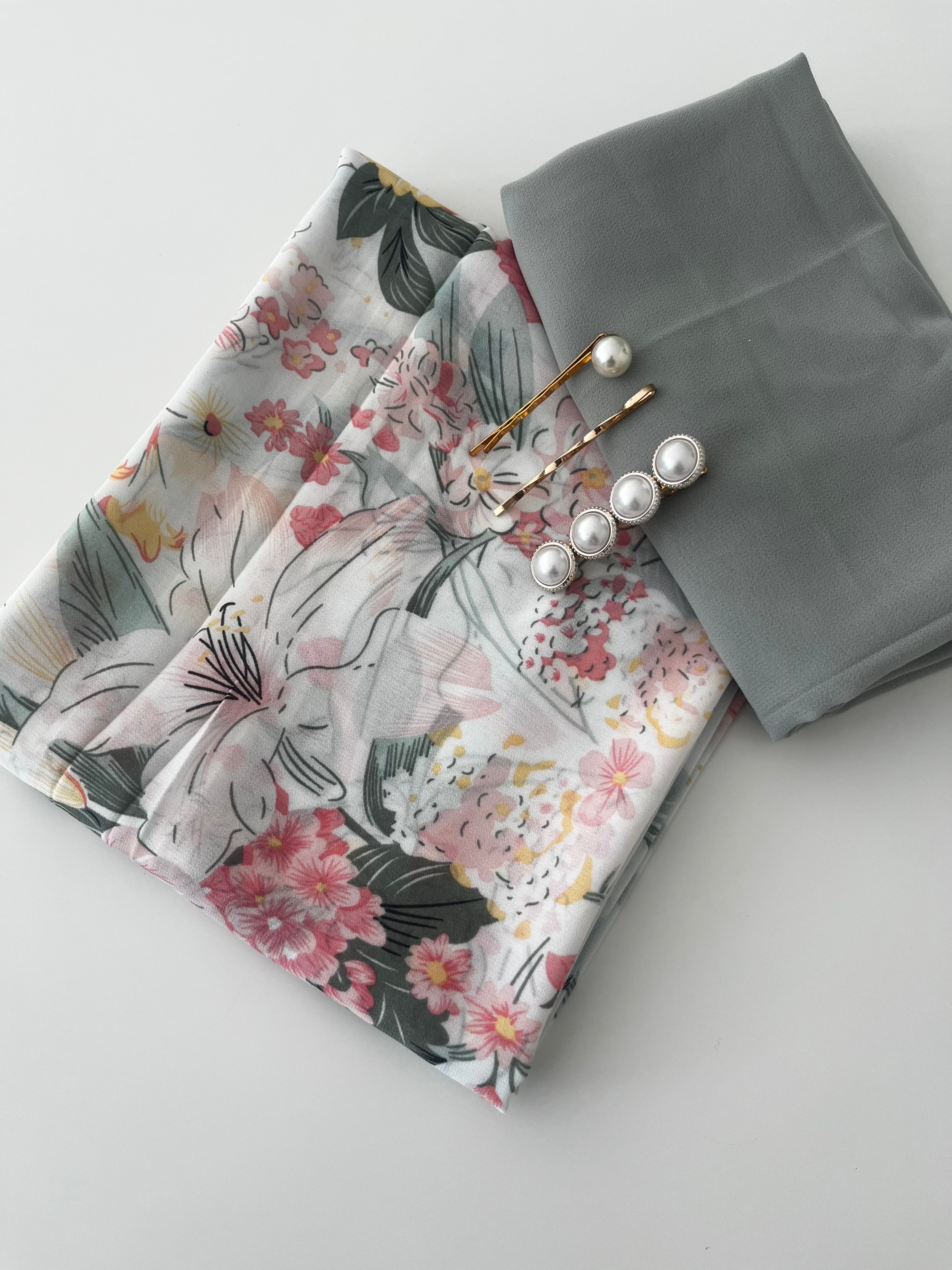 Floral Chiffon, Premium Chiffon with clips in an organza bag