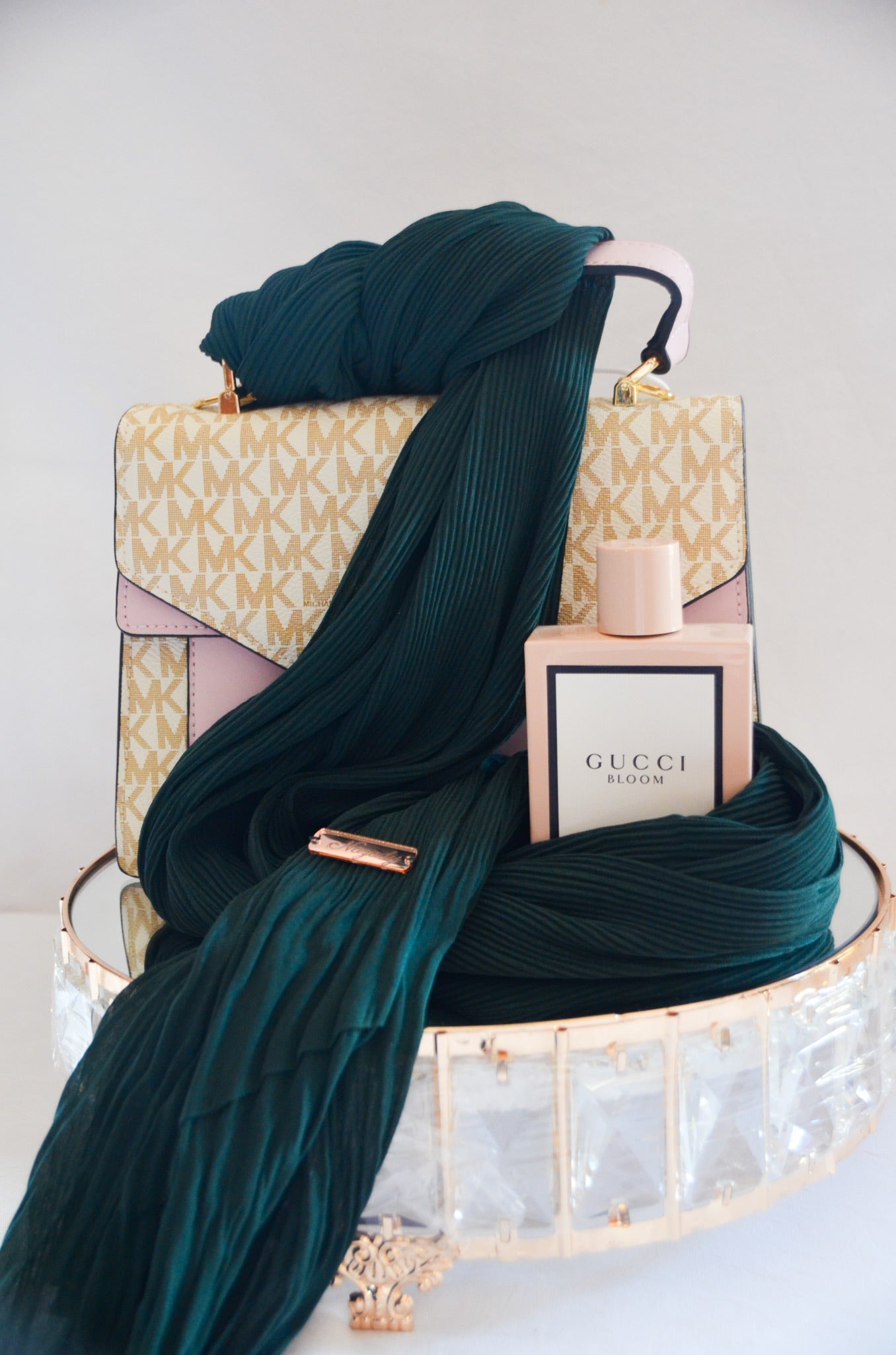 Emerald-Fabric : Ribbed Chiffon - Dimension : 175cm x 70cm